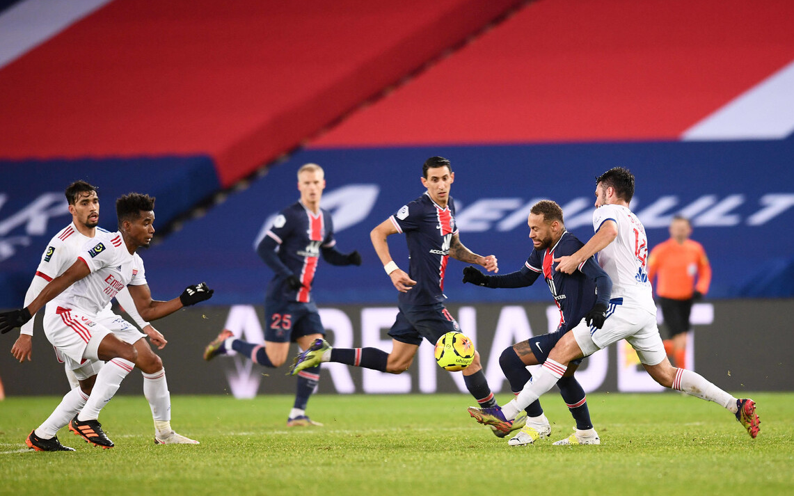 Neymar è stato nuovamente ferito in modo doloso dagli avversari